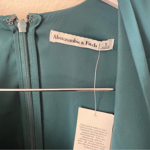 Abercrombie & Fitch Long-Sleeve Plunge Satin Dress - Picture 4 of 8